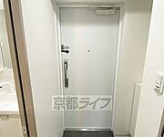 しっかりしたドアです