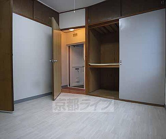寝室