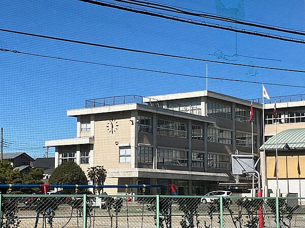 画像18:宇都宮市立昭和小学校（615m）