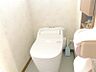 トイレ：各階トイレがあるのも嬉しいポイント。各トイレ手洗い場付きで清潔快適☆