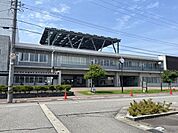 新庄北小学校 90m