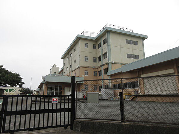 画像23:小学校「平塚市立松延小学校まで355m」