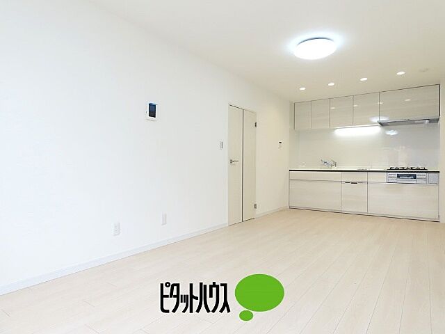 リビング/ダイニング ホームタウン宮前住宅6号棟 2階/-