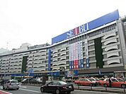 西武百貨店 750m