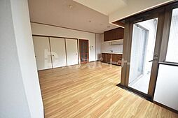 都営新宿線 本八幡駅 徒歩8分の賃貸マンション 1階2LDKのリビング/ダイニング