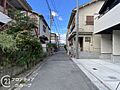 前面道路は閑静...