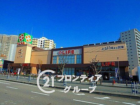 ライフ堺駅前店 徒歩4分。 320m