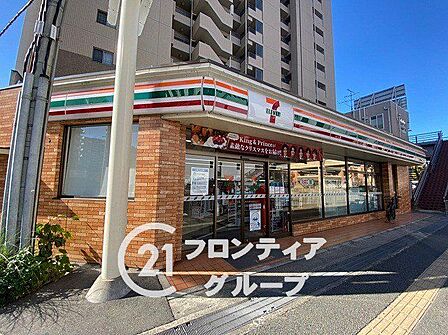 セブンイレブン堺光明池駅東店 徒歩3分。 200m