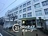 周辺：大阪市立桑津小学校 徒歩5分。 400m