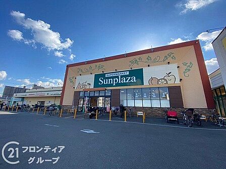 サンプラザ三国ヶ丘東店 徒歩9分。 690m