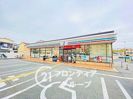 セブンイレブン堺中百舌鳥団地前店 徒歩5分。 390m