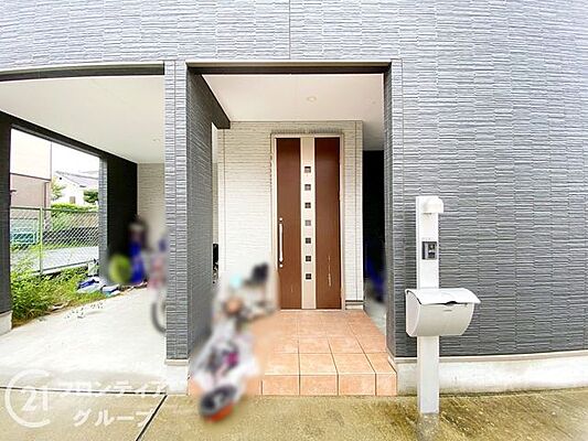 玄関 堺市美原区平尾　中古一戸建て