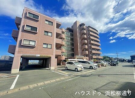 【appearance】周辺環境充実のエリアの8階建てマンションです。ぜひお気軽にお問い合わせくださいませ♪