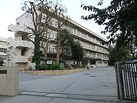保土ケ谷中学校 410m