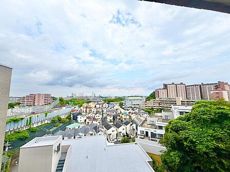 開放感のある眺望。 季節による景色の変化を 日常の生活と共に感じてください。