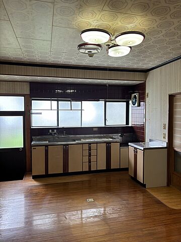 室内 宮崎市波島1丁目