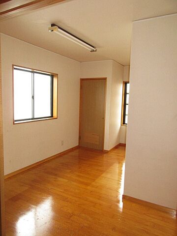 室内 宮崎市高洲町