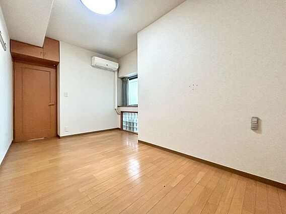 窓を開ければ心...