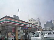 セブンイレブン　栗東工業団地前店まで800メートル