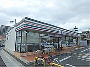 セブンイレブン　野洲市役所前店まで700メートル