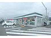 ファミリーマート　湖南夏見店まで300メートル