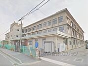 稲枝東小学校まで750メートル