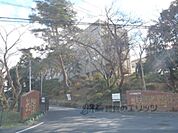 瀬田南小学校まで750メートル