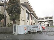 安曇小学校まで380メートル