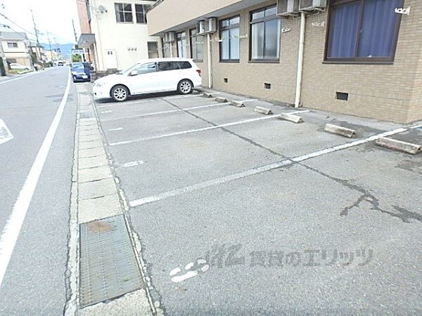 画像19:駐車場