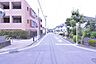 外観：前面道路含む現地写真
