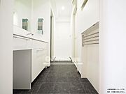 脱衣室の横にはクローゼット。効率的な動線を実現！！