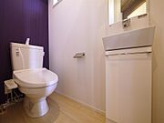 トイレは快適な温水洗浄暖房便座付き