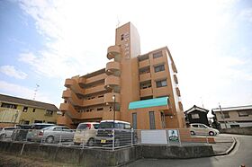 ビッグウエスト 301 号室 ｜ 愛媛県松山市森松町（賃貸マンション3LDK・3階・76.10㎡） その1