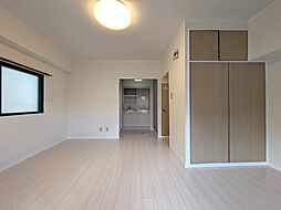 MOMO本町 201 号室 2階ワンルームのリビング/ダイニング