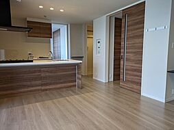 ヴィステリオ　プレミア 106 号室 1階2LDKのリビング/ダイニング