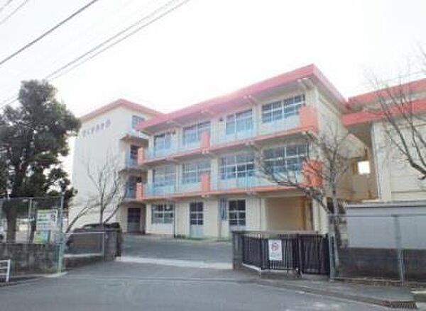 画像15:企救丘小学校(1、050m)