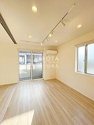 Excellent街角六番館 2階2LDKのリビング/ダイニング