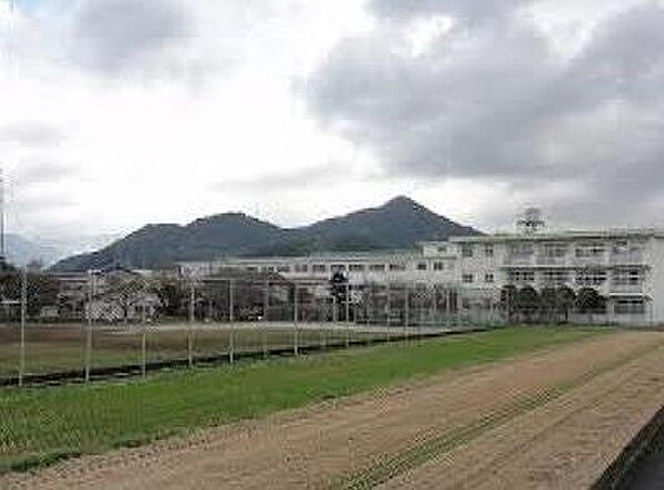 画像17:菅生中学校(2、900m)