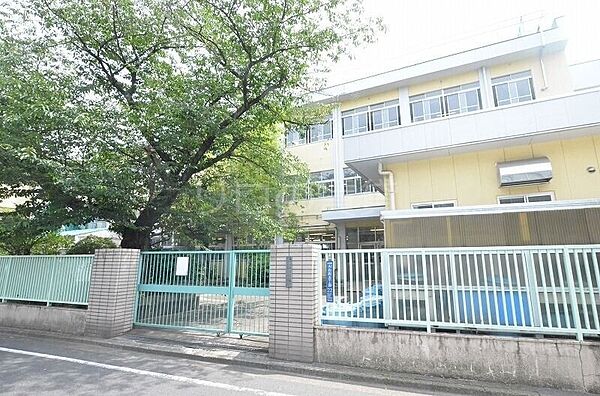 画像16:大森第三小学校 621m