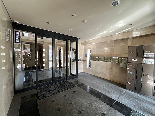 エントランス グランメール西高松 2階/201