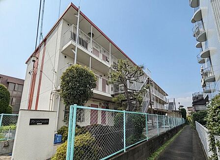 毎日の暮らしに寄り添う、優しい雰囲気の外観が魅力です。