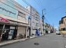 その他：陽とともに、時間によって顔を変える街の景観から、星空や夜景に負けないデザインの映える外観。この街ならではの美しい風景と、ここから紡がれる物語を建物外観から始まります。