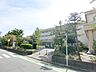 周辺：新潟市立 上山小学校 980m