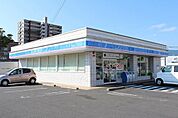 ローソン　伊万里駅前店 590m