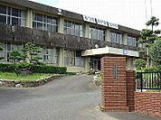 南波多郷学館（中学校） 1600m