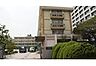 周辺：丸の内中学校　751ｍ　徒歩約10分。【教育目標】自ら進んで物事を行い、自己の判断に責任をもてる心を育てる。人の立場を理解し、互いに協力し合う思いやりの心を育てる。真実を誠実に求めていく心を育てる。