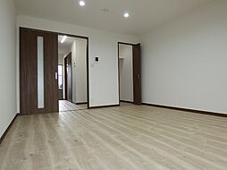 ラフィネ新井 101 1階1Kのリビング/ダイニング