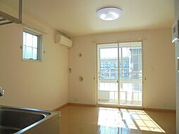 Zen 2階1DKのリビング/ダイニング