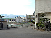 箕輪町立箕輪南小学校（268m）