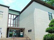 上田市立上田図書館（157m）